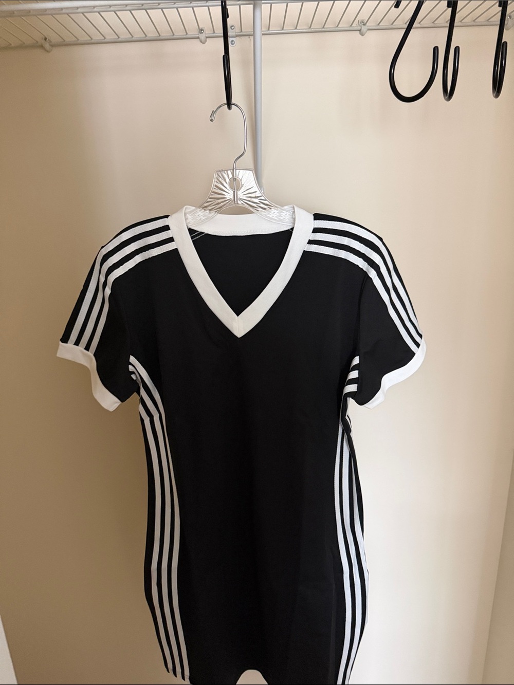 Black and White V‑Neck Athletic Stripe Women’s bodycon dress